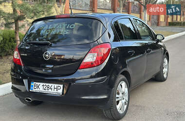Хэтчбек Opel Corsa 2009 в 