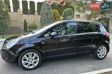 Хэтчбек Opel Corsa 2009 в 