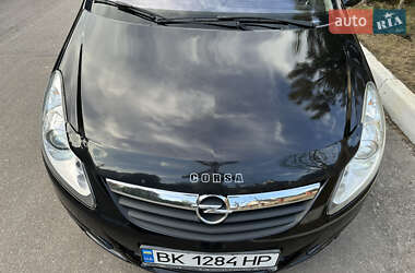 Хэтчбек Opel Corsa 2009 в 