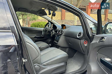 Хэтчбек Opel Corsa 2009 в 