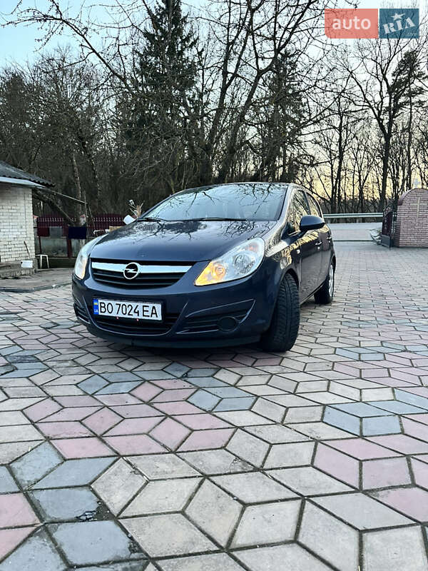 Хетчбек Opel Corsa 2009 в 