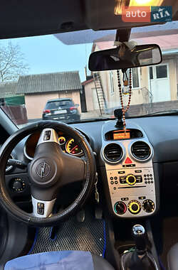 Хетчбек Opel Corsa 2009 в 