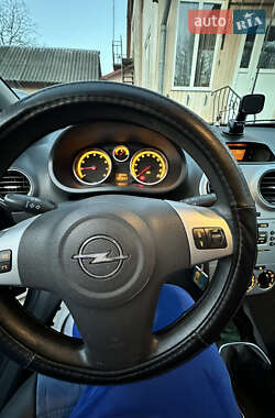Хетчбек Opel Corsa 2009 в 