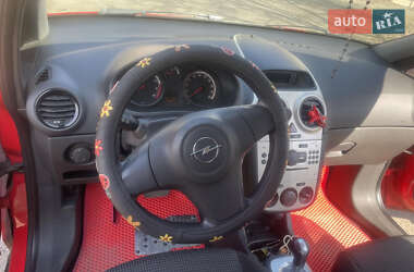 Хэтчбек Opel Corsa 2007 в 