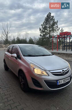 Хэтчбек Opel Corsa 2011 в Киеве