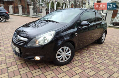 Хэтчбек Opel Corsa 2010 в Киеве