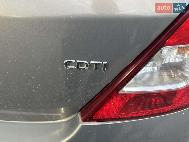 Хэтчбек Opel Corsa 2013 в Днепре