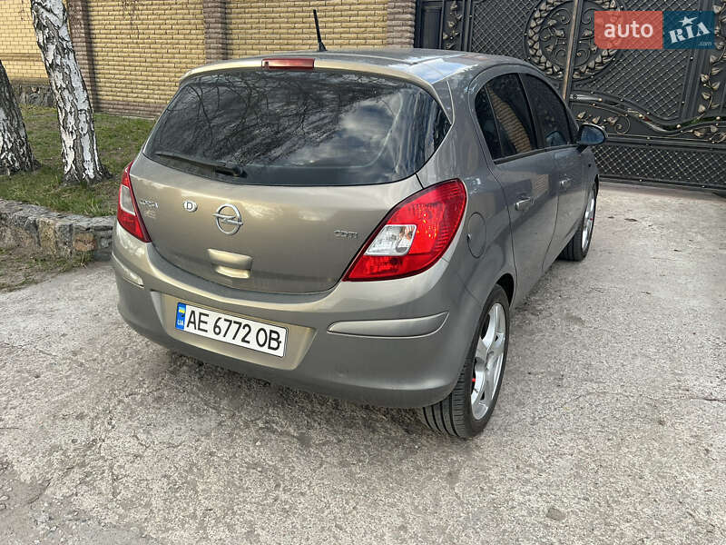 Хэтчбек Opel Corsa 2013 в Днепре