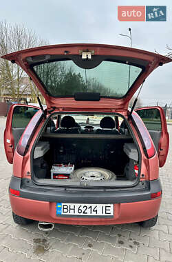 Хэтчбек Opel Corsa 2001 в 