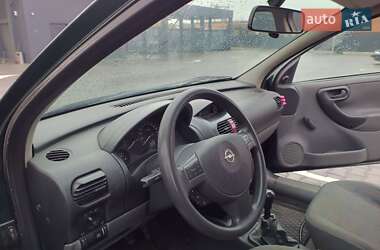 Хэтчбек Opel Corsa 2001 в 