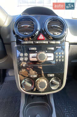 Хетчбек Opel Corsa 2010 в 