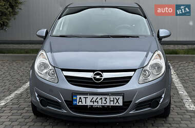 Хэтчбек Opel Corsa 2007 в 