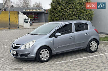Хэтчбек Opel Corsa 2007 в 