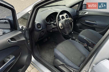 Хэтчбек Opel Corsa 2007 в 