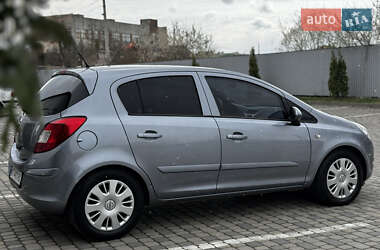 Хэтчбек Opel Corsa 2007 в 
