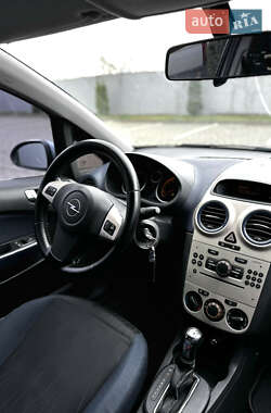 Хэтчбек Opel Corsa 2007 в 
