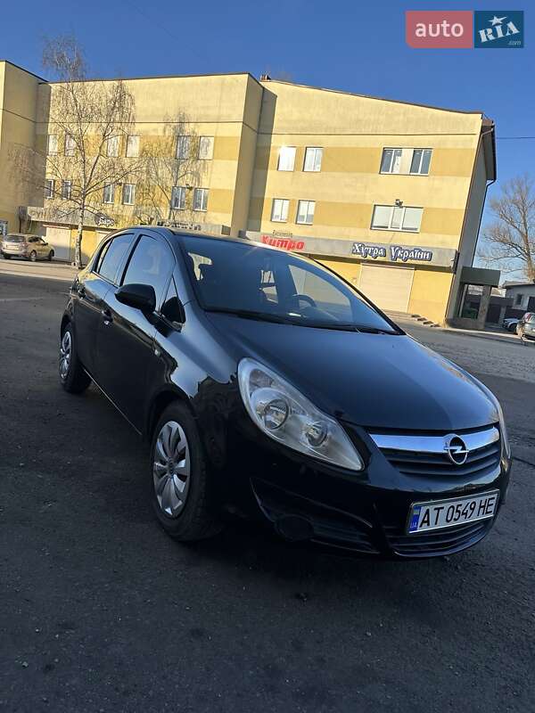 Хэтчбек Opel Corsa 2008 в 