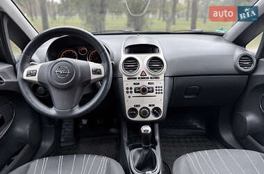 Хэтчбек Opel Corsa 2008 в 