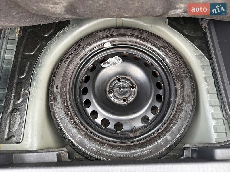 Хэтчбек Opel Corsa 2008 в 