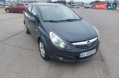 Хэтчбек Opel Corsa 2010 в 