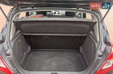Хэтчбек Opel Corsa 2009 в 