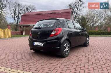 Хэтчбек Opel Corsa 2009 в 