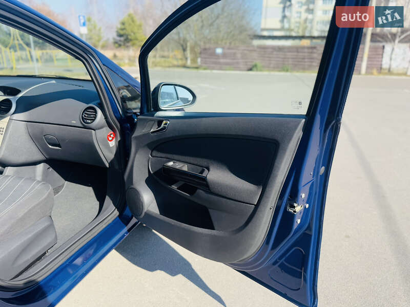 Хэтчбек Opel Corsa 2007 в Здолбунове
