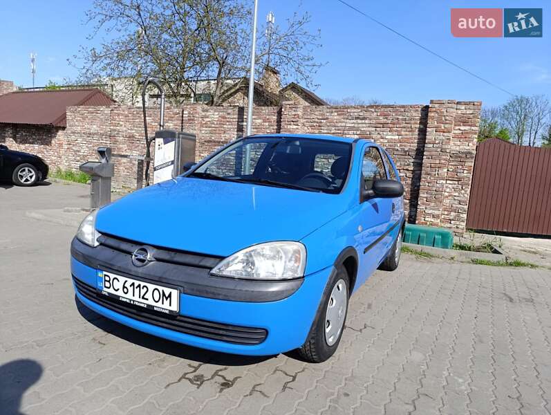 Хэтчбек Opel Corsa 2000 в Львове