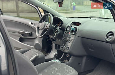 Хетчбек Opel Corsa 2013 в 