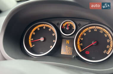 Хетчбек Opel Corsa 2013 в 
