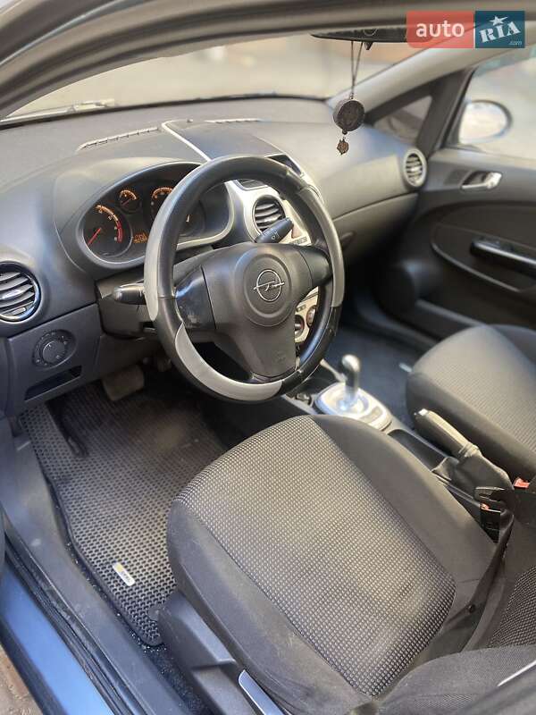 Хэтчбек Opel Corsa 2007 в Киеве
