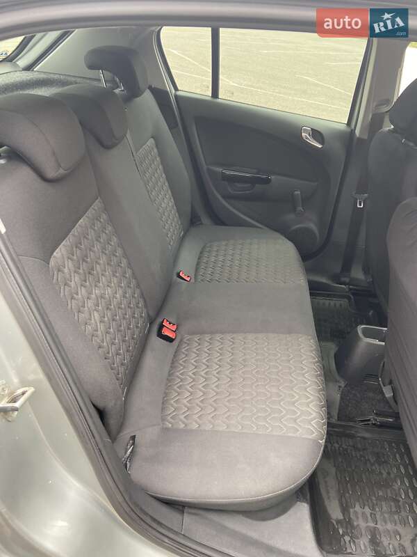 Хэтчбек Opel Corsa 2013 в Чернигове