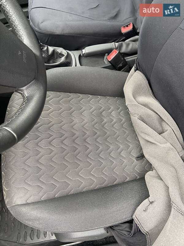 Хэтчбек Opel Corsa 2013 в Чернигове