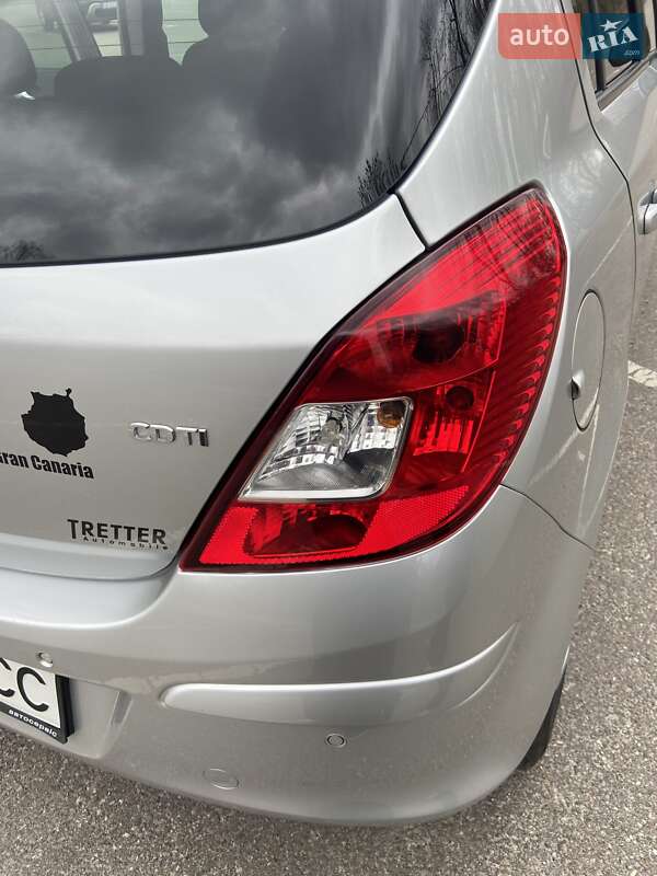 Хэтчбек Opel Corsa 2013 в Чернигове