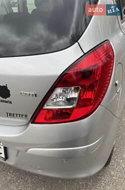 Хэтчбек Opel Corsa 2013 в 
