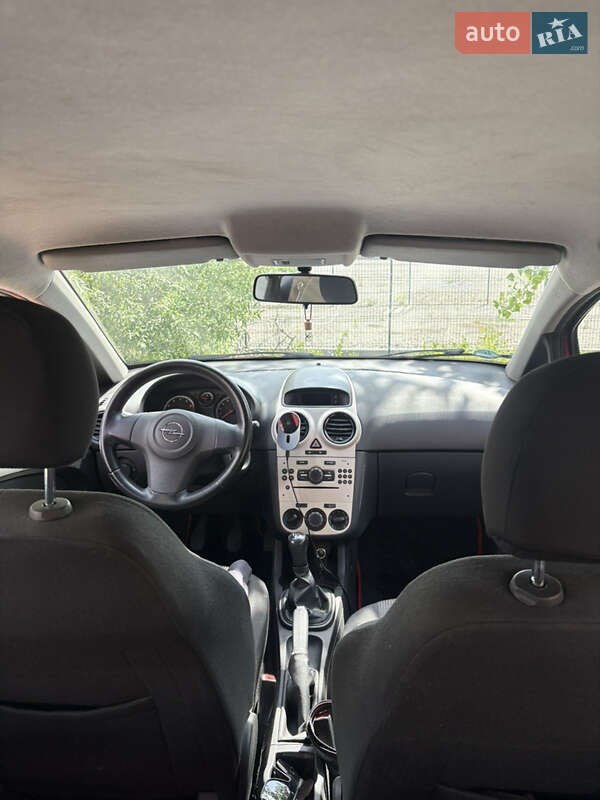 Хэтчбек Opel Corsa 2009 в Гайсине