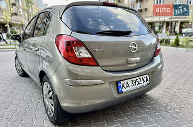 Хэтчбек Opel Corsa 2012 в 