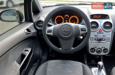 Хэтчбек Opel Corsa 2012 в 