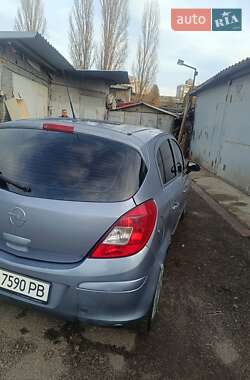 Хетчбек Opel Corsa 2006 в 