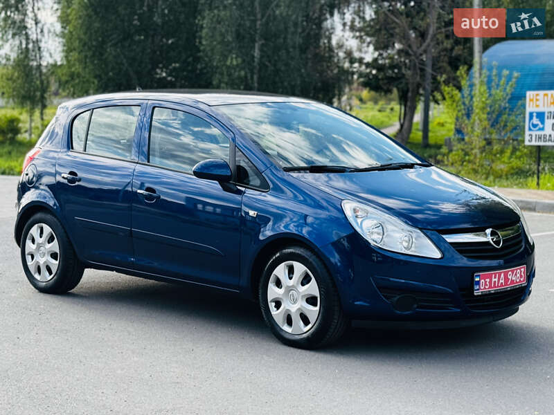 Хэтчбек Opel Corsa 2007 в 