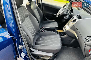 Хэтчбек Opel Corsa 2007 в 