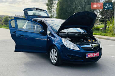 Хэтчбек Opel Corsa 2007 в 