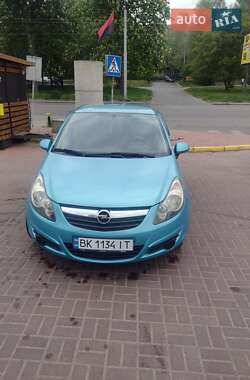 Хэтчбек Opel Corsa 2010 в 