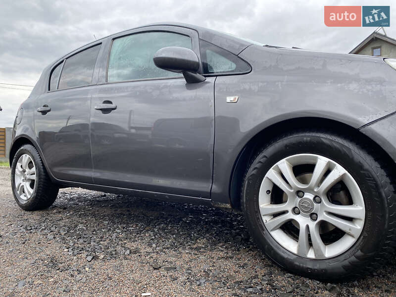 Хэтчбек Opel Corsa 2012 в Луцке