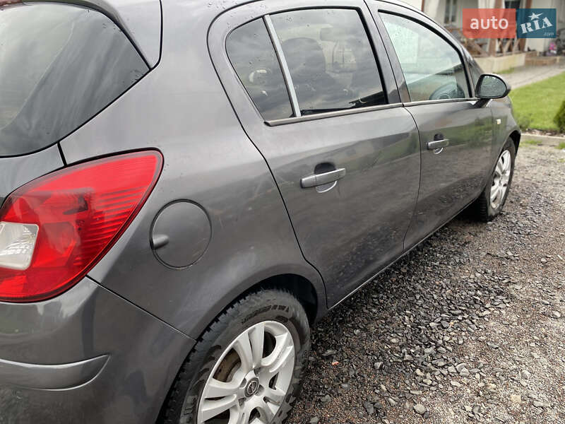 Хэтчбек Opel Corsa 2012 в Луцке