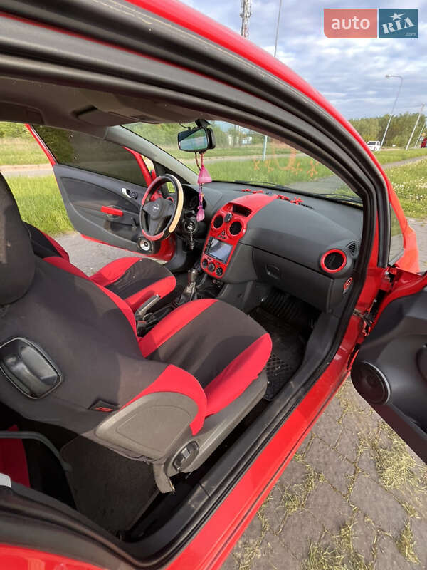 Хэтчбек Opel Corsa 2009 в Львове