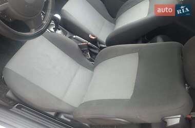 Хетчбек Opel Corsa 2005 в 