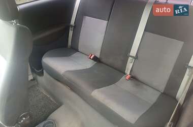 Хетчбек Opel Corsa 2005 в 