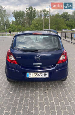Хэтчбек Opel Corsa 2009 в 