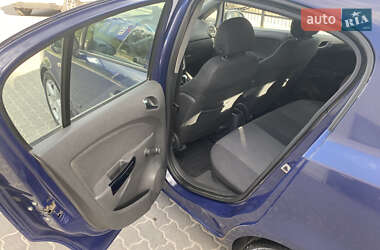 Хэтчбек Opel Corsa 2009 в 